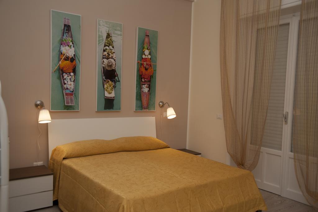 4Rooms Guest House Free Wi-Fi Salerno Zimmer foto